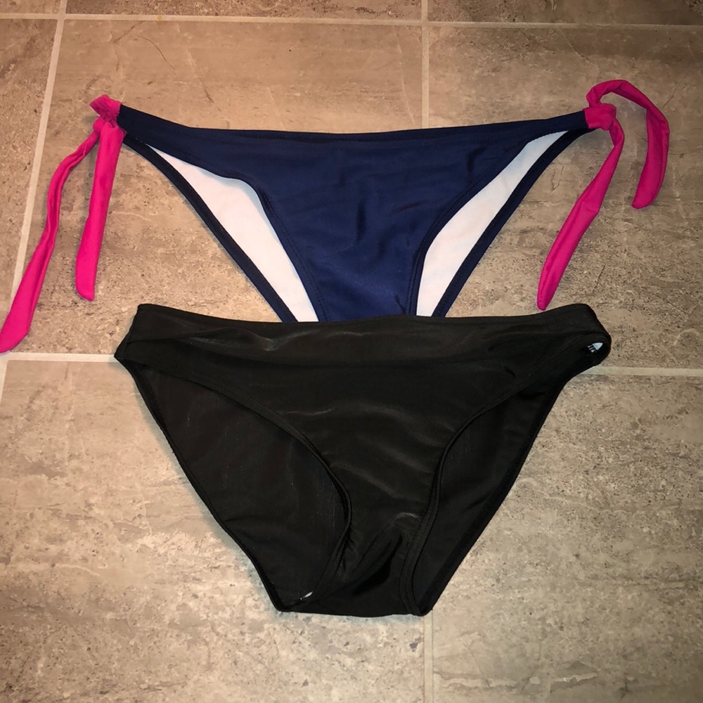 Medium bathing suit bottoms